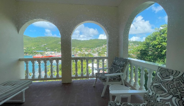 Harbourview Apartments – Where Breathtaking Views Meet Island Comfort.