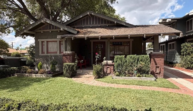 Historic Craftsman Bungalow Old Pasadena Rose Bowl 3 miles, LA Coliseum in Pasadena