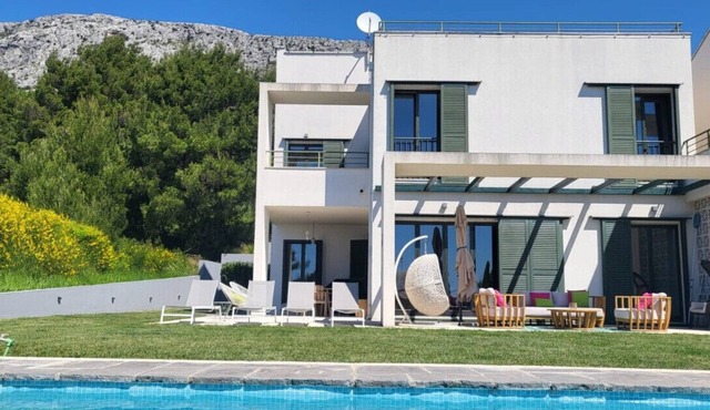Holiday Home in Split with Seaview, Terrace, Air condition, WIFI (4937-1) in Split