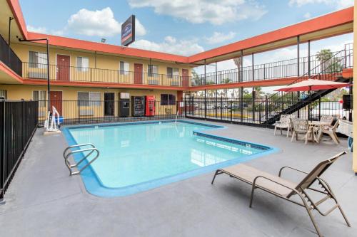 Howard Johnson Suites by Wyndham San Diego Chula Vista BayFront in Chula Vista