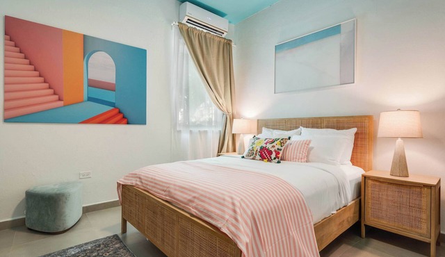 In Condado Beach | Beautiful Pool With Tanning Bed