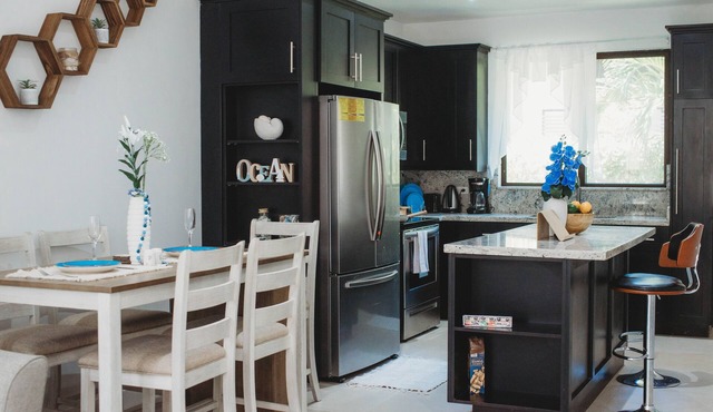 JeSal’s Escape 3 Bedroom Townhome Negril- 5 min From Beach- Perfect For Longterm
