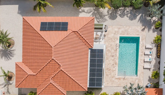 Just minutes from Aruba’s best beaches, it’s the perfect spot for a relaxing vacation.