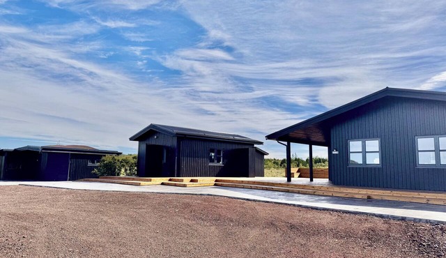 Kerengi Cottage – Modern Cozy Cabin Built 2024, Heart of Golden Circle Iceland in Grímsnes- og Grafningshreppur