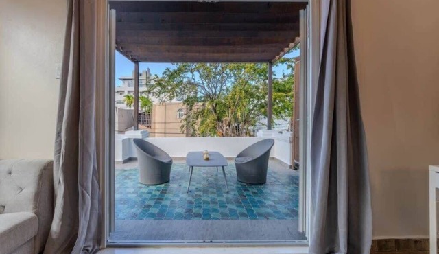 La Mona Suites 1 Bedroom Apartment with Rooftop Terrace