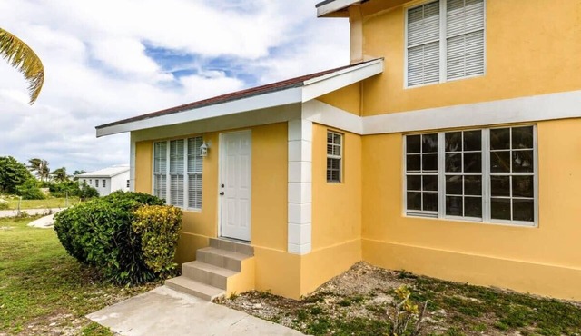 Lagoon Home with Beach Access & Bikes Included