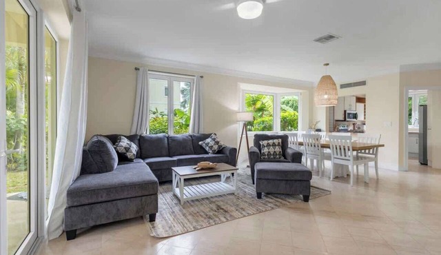 Large 4BDR/Family/Pool/Location/Atlantis Unit 1