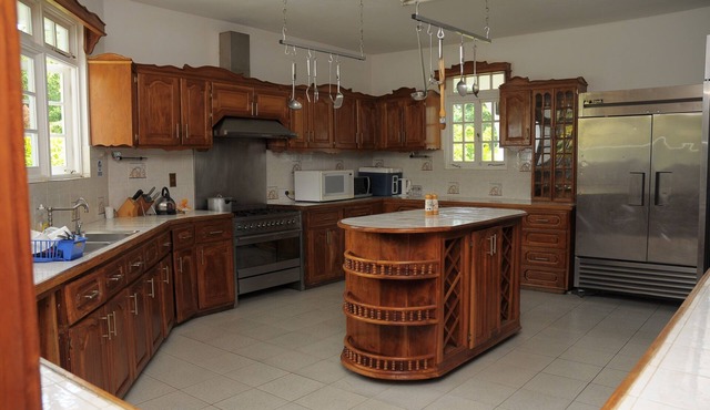 L’Horizon, a Jewel in the Caribbean with large private pool, jacuzzi and beach