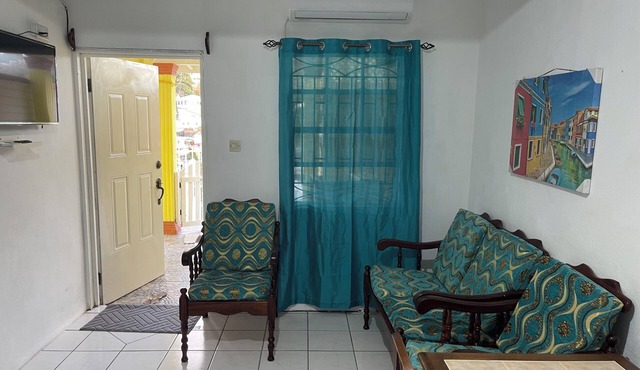 Lovely 1-bedroom apartment with AC in gorgeous Port Elizabeth