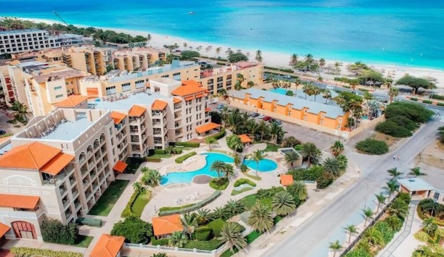 Lujoso apartamento frente a Eagle Beach