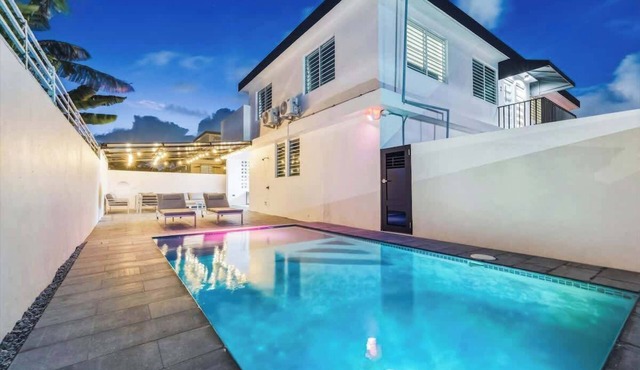 Luxe Black & White Guest House w/Pool & Generator