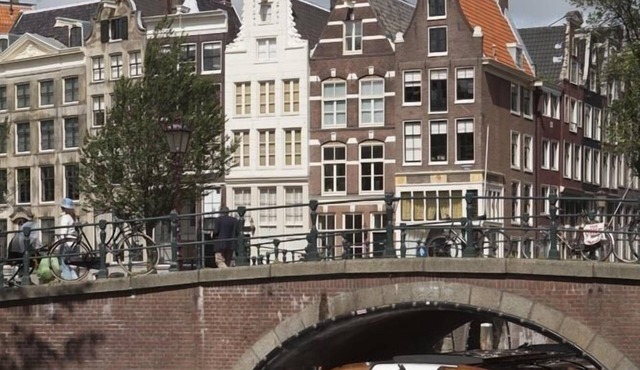 Luxerious Houseboat Amsterdam Family friendly near to Anne Frank House in Amsterdam
