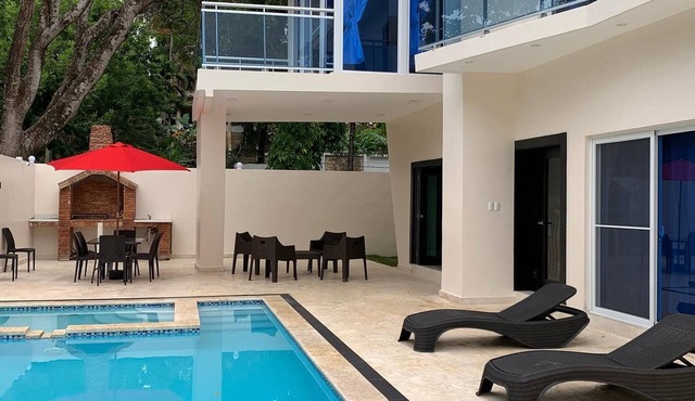 Luxurious Bright and Stylish, 7 Bedroom Villa