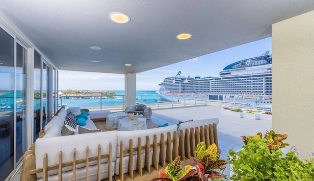 Luxurious Penthouse overlooking Aruba