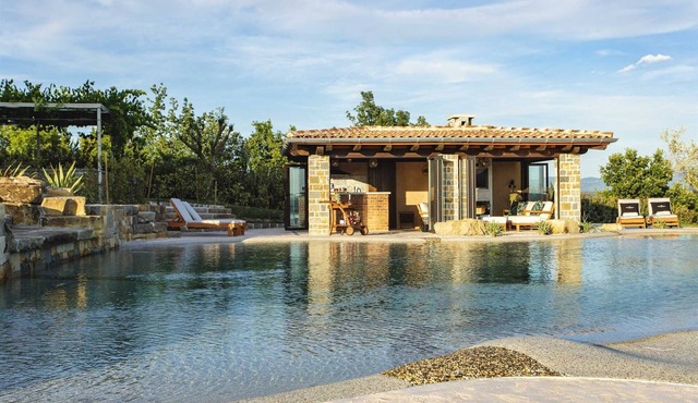Luxurious Villa with a large Lagoon Pool with Waterfall and panoramic view for of up to 6 guests in Buzet