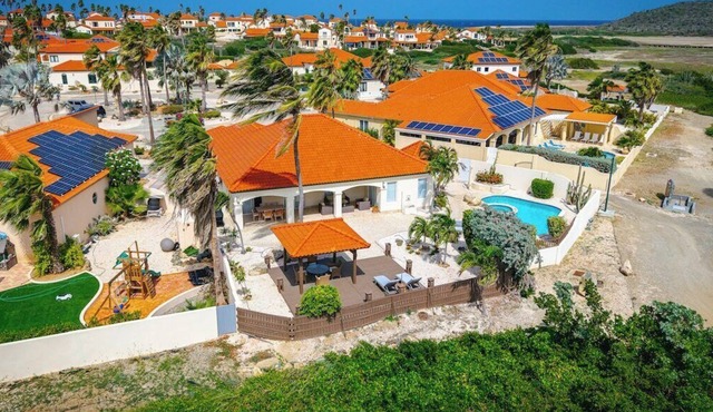 Luxury 3BR Villa Private Pool & Jacuzzi Golf View