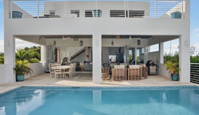 Luxury 5 Bdr villa with private pool near Long Bay Beach