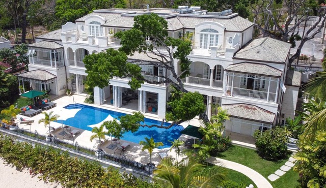 Luxury Beachfront Villa - Kiko