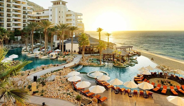 Luxury Christmas Week in Cabo - Beachfront Grand Solmar Land’s End - 1 BR Suite in Cabo San Lucas