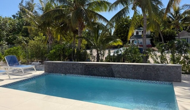 Luxury Grace Bay Villa 2/private pool/2 min walk to reef&beach
