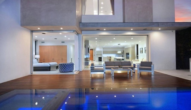 Luxury VERY LUCKY MANSION in the best part of Los Angeles in Los Angeles