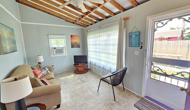 Lyons Cottages - Cottage #5, 2BR Walk to the Beaches of Stanhope National Park! in Stanhope