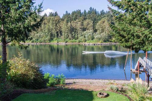 Milwaukie Riverfront Guest House in Milwaukie