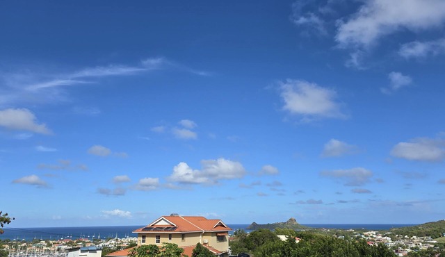 Modern 1-bedroom apartment just minutes from Rodney Bay and the marina.