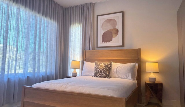 Modern 2-bedroom apartment in Love Beach. Gated Community, beach and gym access