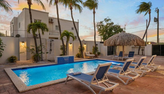 Modern 3BR Villa w/Private Pool, BBQ & 4 Baths