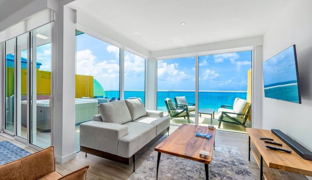 Modern Luxury Oceanview Penthouse w/Hot tub
