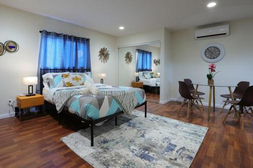 Modern Oasis Studio - near LAX, SoFi, USC, DTLA in Los Angeles