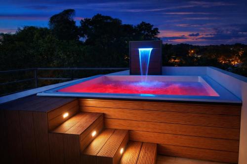 Modern Penthouse with Rooftop Oasis & Gated Parking - 3