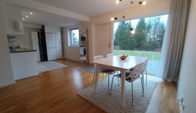 Modern & Private near Nature: kitchen, washer - perfect for 2-4 people & up to 5 in Västra Götalands län
