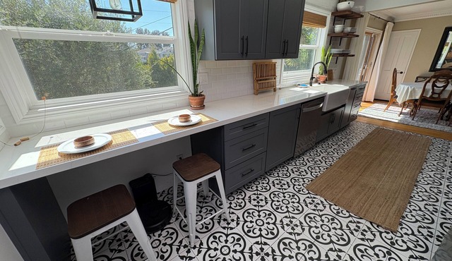Modern Comfort in Historic View Park - 4 Miles to SoFi in View Park-Windsor Hills