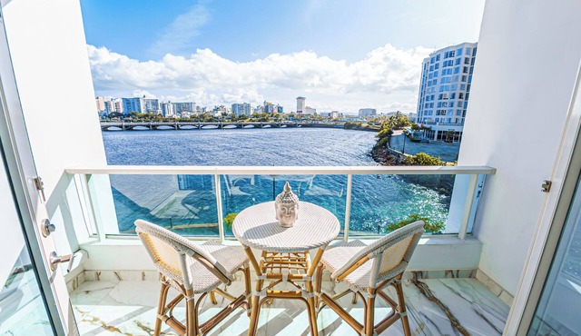 Modern Waterfront Studio w/Balcony – San Juan Tropical Escape