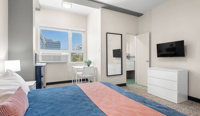 Near La Placita | Breakfast | Free Parking | AC