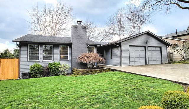 NEW!Beaverton Haven with yard; Pets Allowed in Beaverton