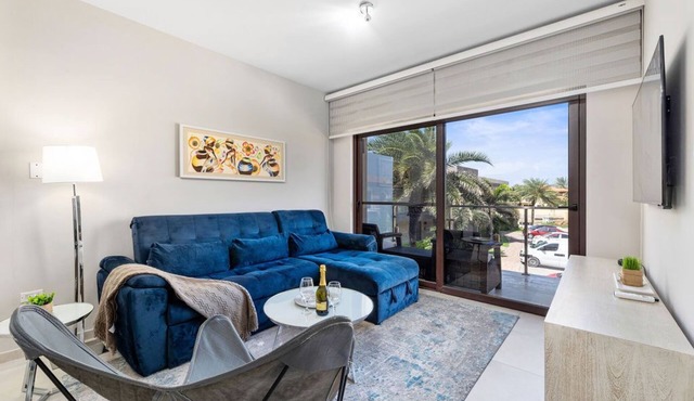 NEW Modern 1BR 1BA @ Gold Coast Pool *GYM* Tennis