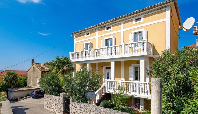 Nice apartment in Omisalj with WiFi in Omisalj