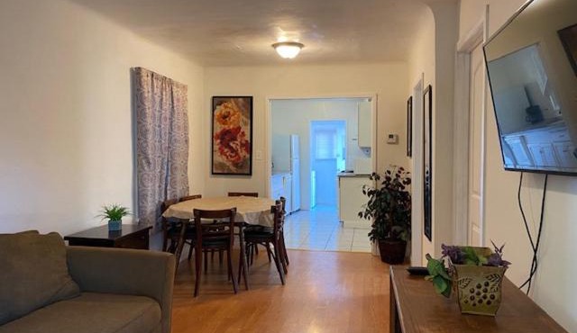 Nice Home in Burbank in Burbank