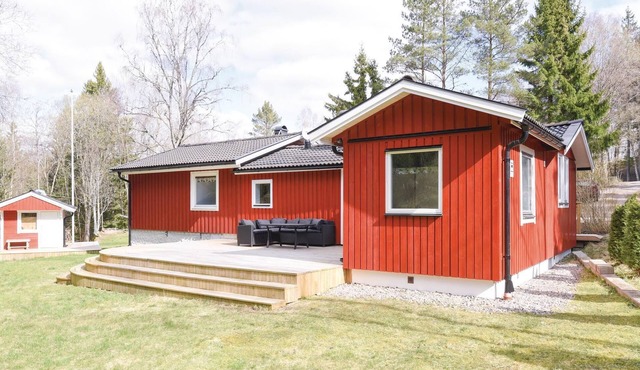 Nice home in Lilla Edet with WiFi in Lilla Edet