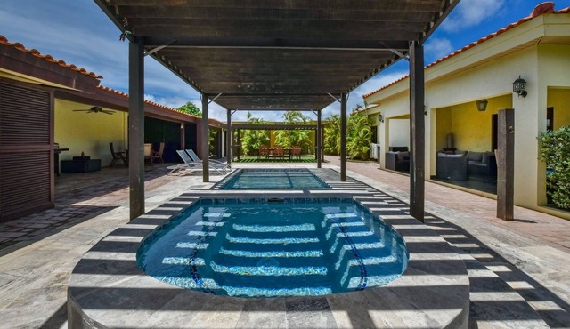 Noord area near Palm Beach, wonderfull house