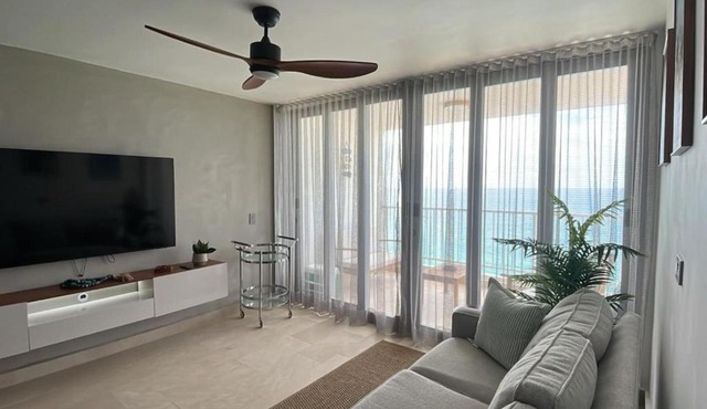 Oceanfront 2BR Apartment near El Yunque in Luquillo
