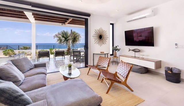 Oceanfront 2BR w/Two King Beds Cerritos Beach in Los Cerritos