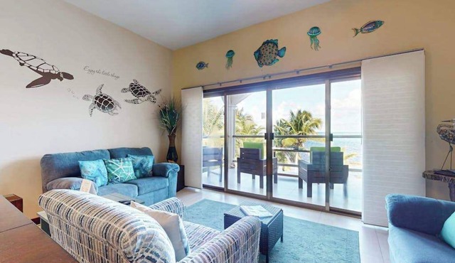 Oceanfront condo with pool, gorgeous ocean views, WiFi & partial AC