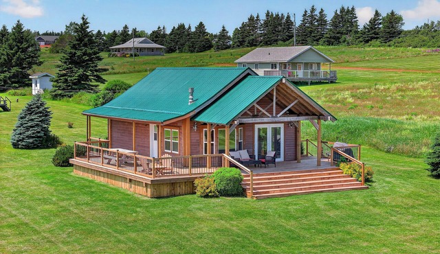 Oceanfront Cottage | Pet-Friendly | Direct Beach Access | North Rustico Bay! in New Glasgow