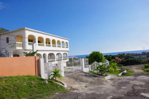 Oceanview Retreat - 3 bedroom