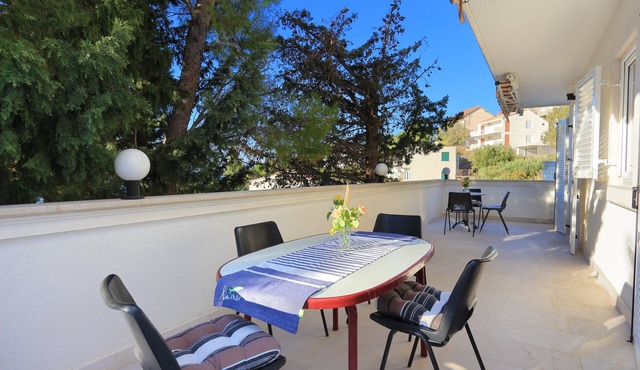 One bedroom apartment with terrace and sea view Marušići, Omiš (A-18497-a) in Mimice