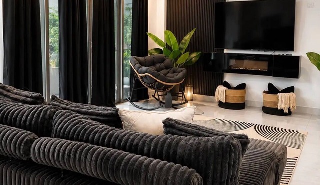 Palm Noir Modern Luxury Escape with a Resort Vibes great area in Kingston